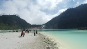 Paket Wisata Bandung 4 Hari 3 Malam | Nikmati Budaya, Alam, dan Kuliner Terbaik!