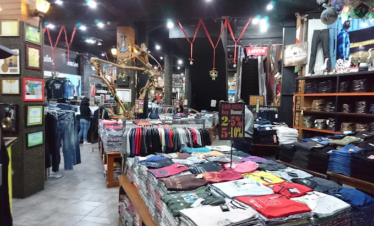 Nikmati Kelezatan Lokal dengan Paket Tur Kuliner Bandung Kami!