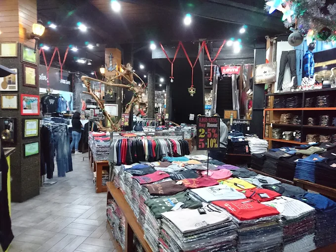 Nikmati Kelezatan Lokal dengan Paket Tur Kuliner Bandung Kami!