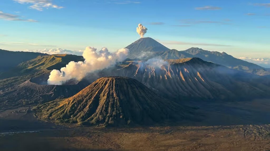 Paket Wisata Surabaya, Malang, Bromo 4 Hari 3 Malam